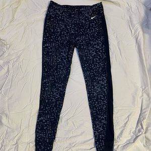 Nike patterned leggings